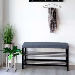 Bænk Aksel, sort stel og grå hynde