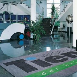 Entremåtte m/logo 60x85 cm