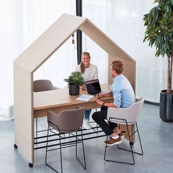 Akustik hytte The Hut møderum