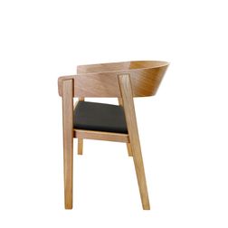 Stol Inari, eg/sort