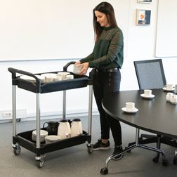 Rullebord i plast, 2 dybe hylder, sort 49x87x99h cm.