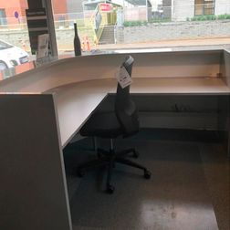 Receptionsdisk Valde, hjørne opstilling