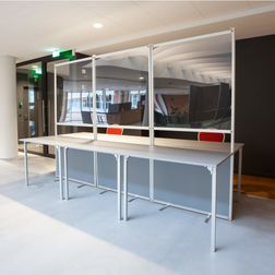 Gulvafskærmning Ultimate transparent/grå inkl. luge