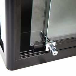 Væghængt glasvitrine Allum, m. LED lys