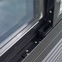 Displaykøleskab Scandomestic DC1500BSLD