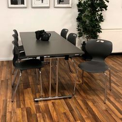 Klapbord Stabelfix Lux med 6 Oporto Mata stole