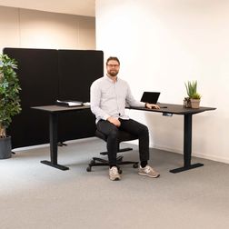 Hjørne hæve sænkebord 180x180 - Corporate