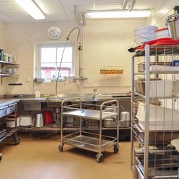 Rullebord 2 hylder, sarg. Rustfri