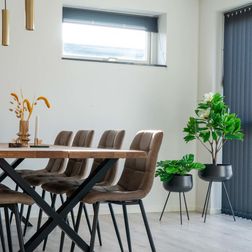 Blomsterstandere i stål FLOW 2 stk. sort