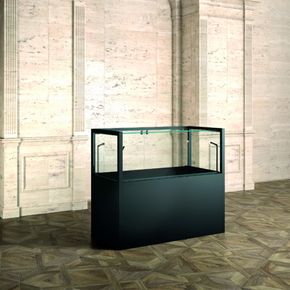 Glasmontre Arta m. underskab