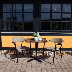 Cafesæt 2 stk. Navona stole sort +1 stk. Bellini bord