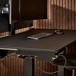 Laptop/dock-holder Chamber