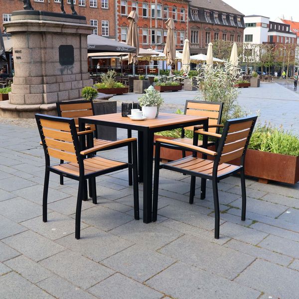 Cafesæt 4 stole Piazza Bra +1 Bra bord